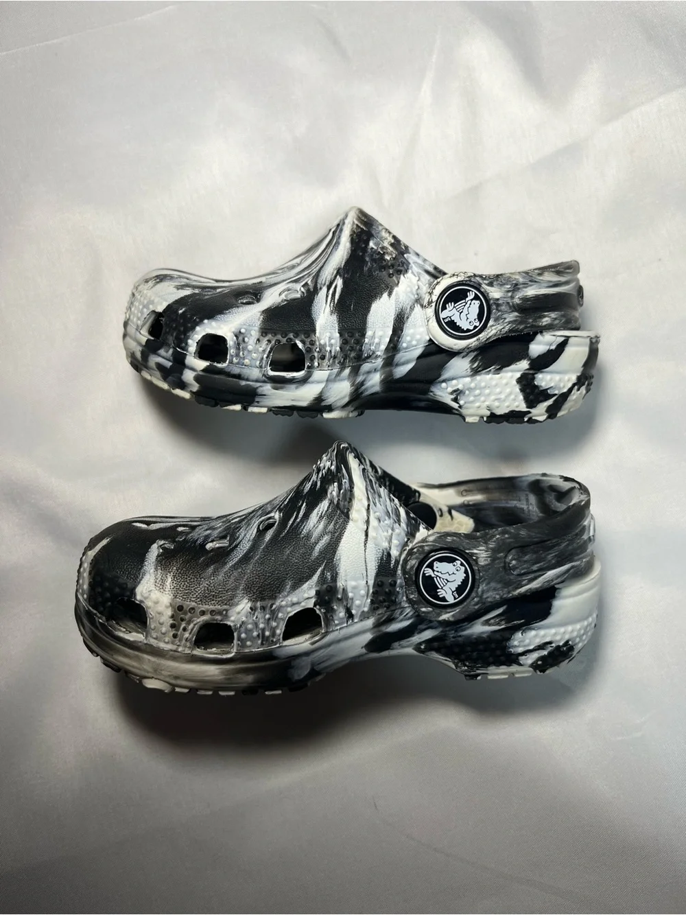Crocs Classic Marbled Clogs Kids C7 Black‎ White Slip On Water Shoes Lightweight